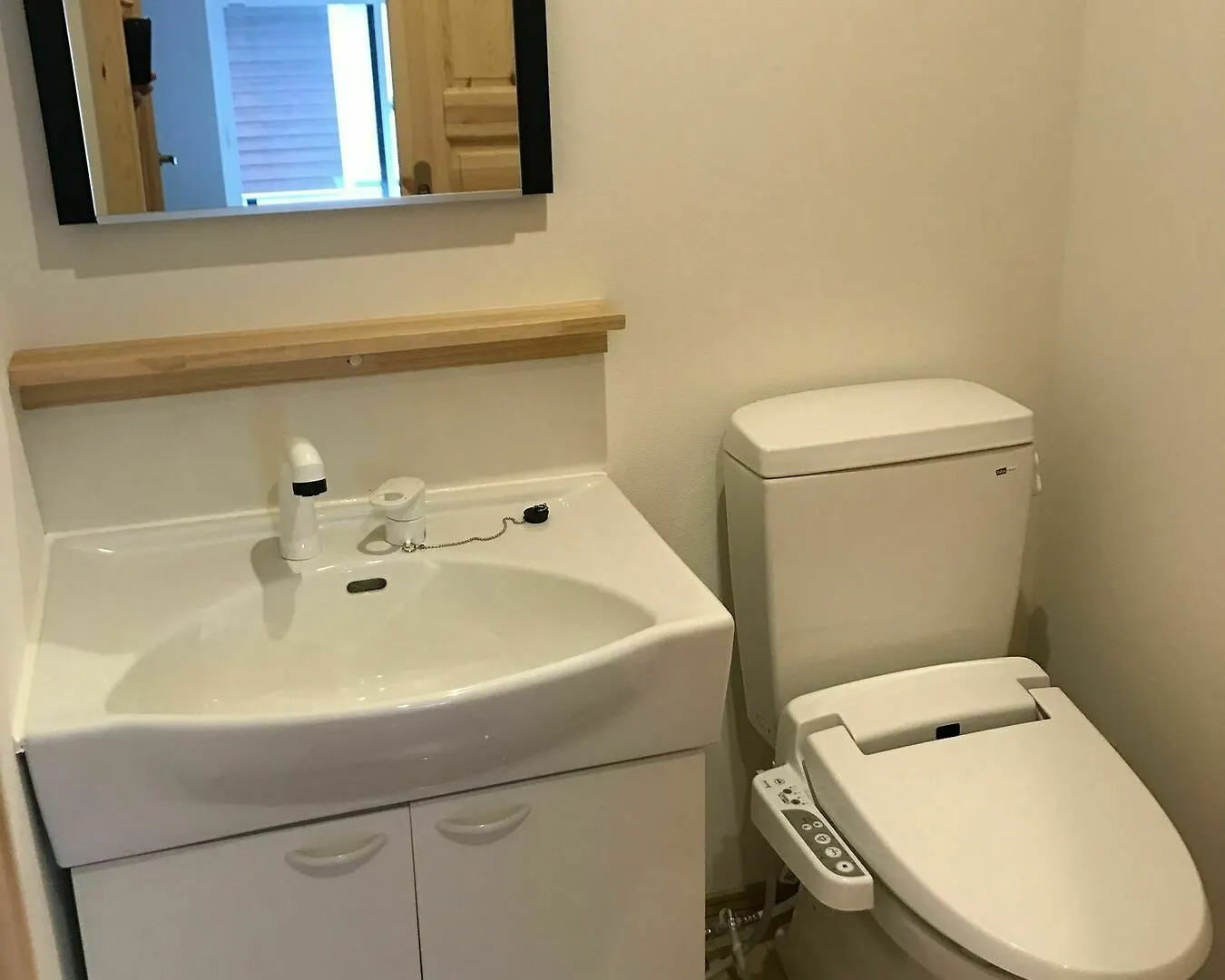 Lodge Mori Apartments كوتشان 0*,  اليابان