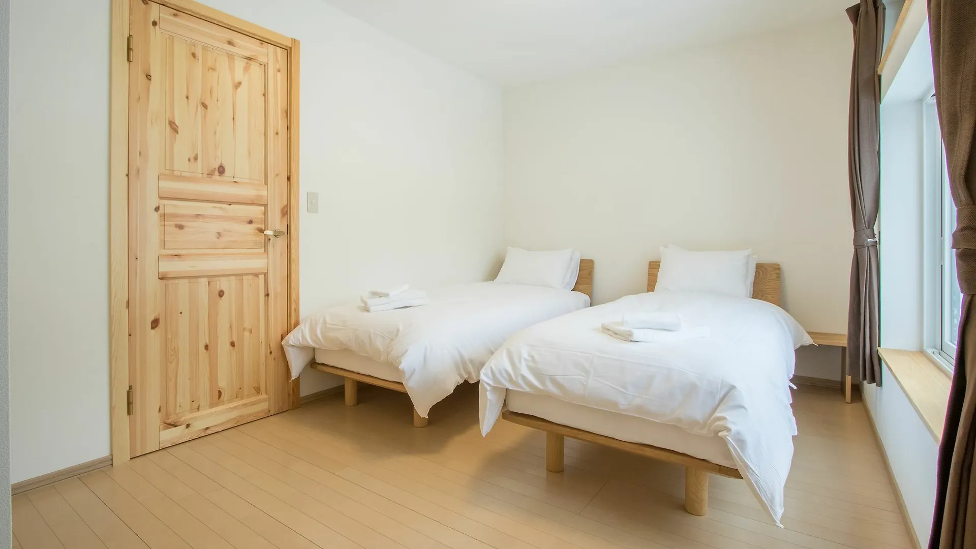 Lodge Mori Apartments كوتشان اليابان
